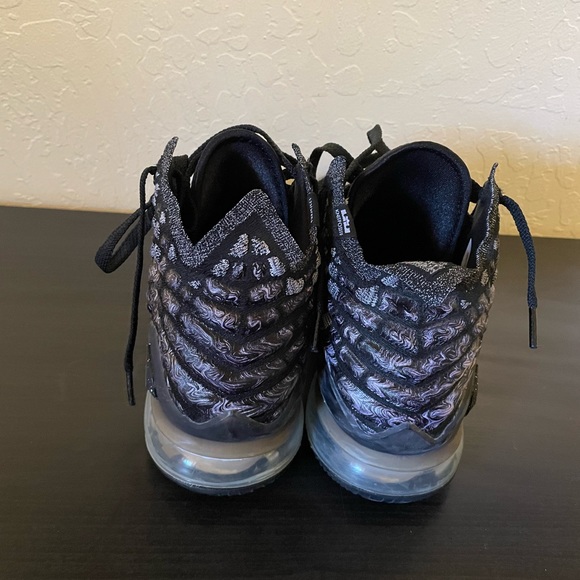 Lebron 17 Black and White - Picture 4 of 6